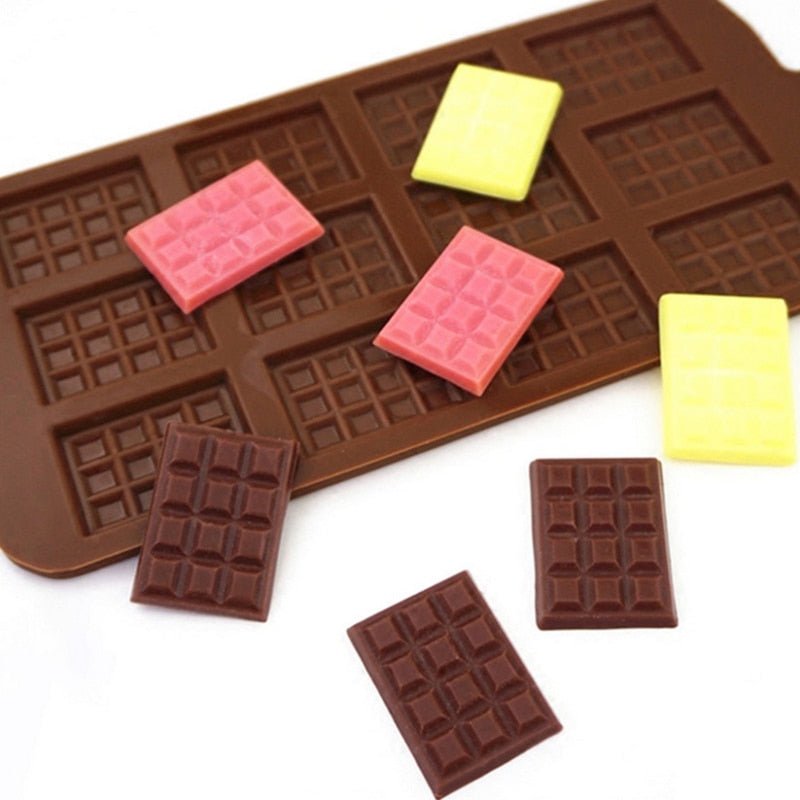 1 Piece Silicone Chocolate and Fondant Mould with 12 Cells - Ideal Kitchen Baking Accessory for Patisserie and Candy Bar Decoration