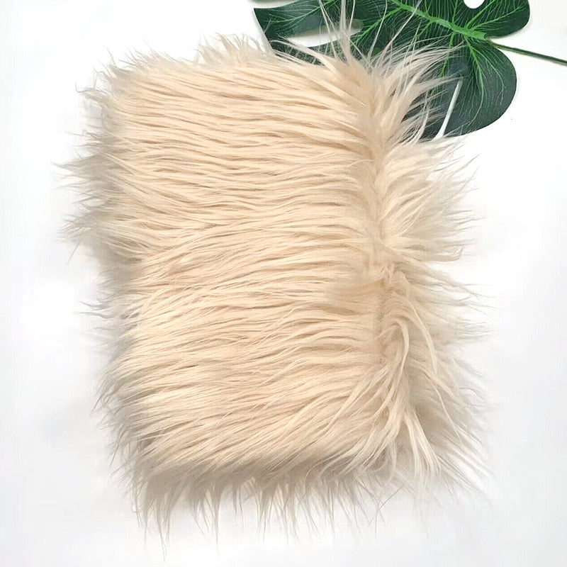 25x45cm Wide, 8cm Long Pile Artificial Faux Fur Fabric Ideal for Patchwork, Sewing, Doll Toy Beard Hair, DIY Handmade Projects, Home Decoration, and Cosplay Costumes