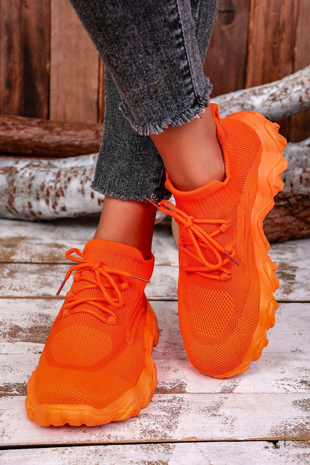 Athletic Mesh Round Toe Lace-Up Shoes