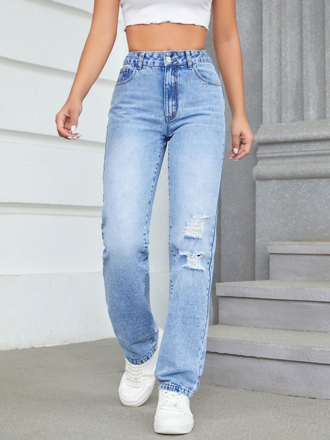Stylish Slightly Stretchy Distressed Jeans with Functional Pockets