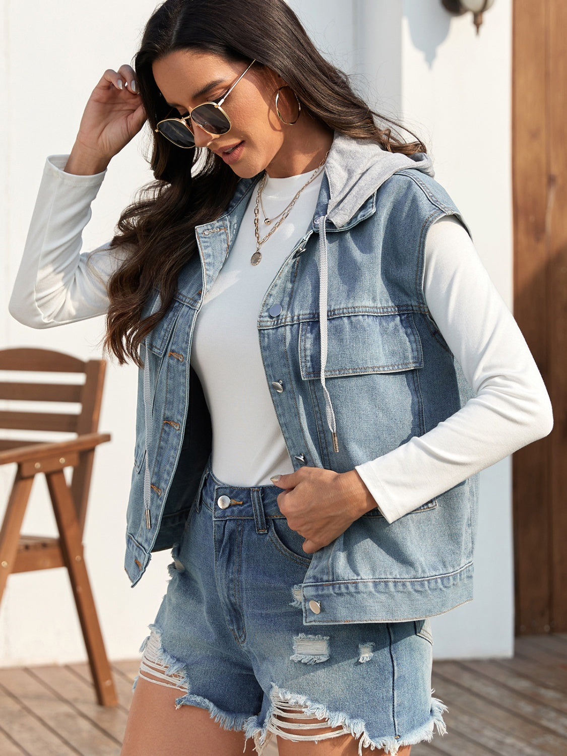 Denim Sleeveless Drawstring and Button-Up Jacket for Fashionable Wear