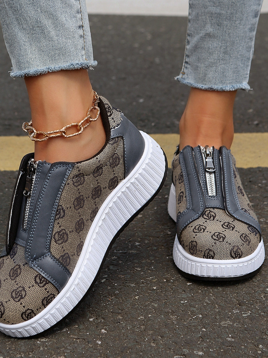 Stylish Floral Design Round Toe Zip-Up Sneakers for Fashionable Wear