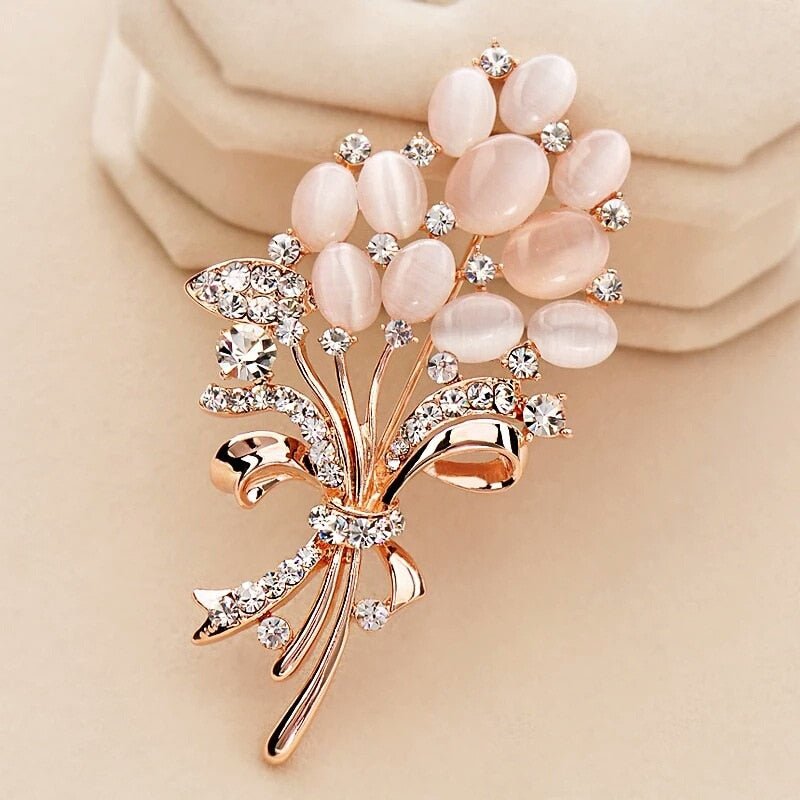 Exquisite Alloy Crystal Women's Animal-Shaped Brooch by Xingyunday