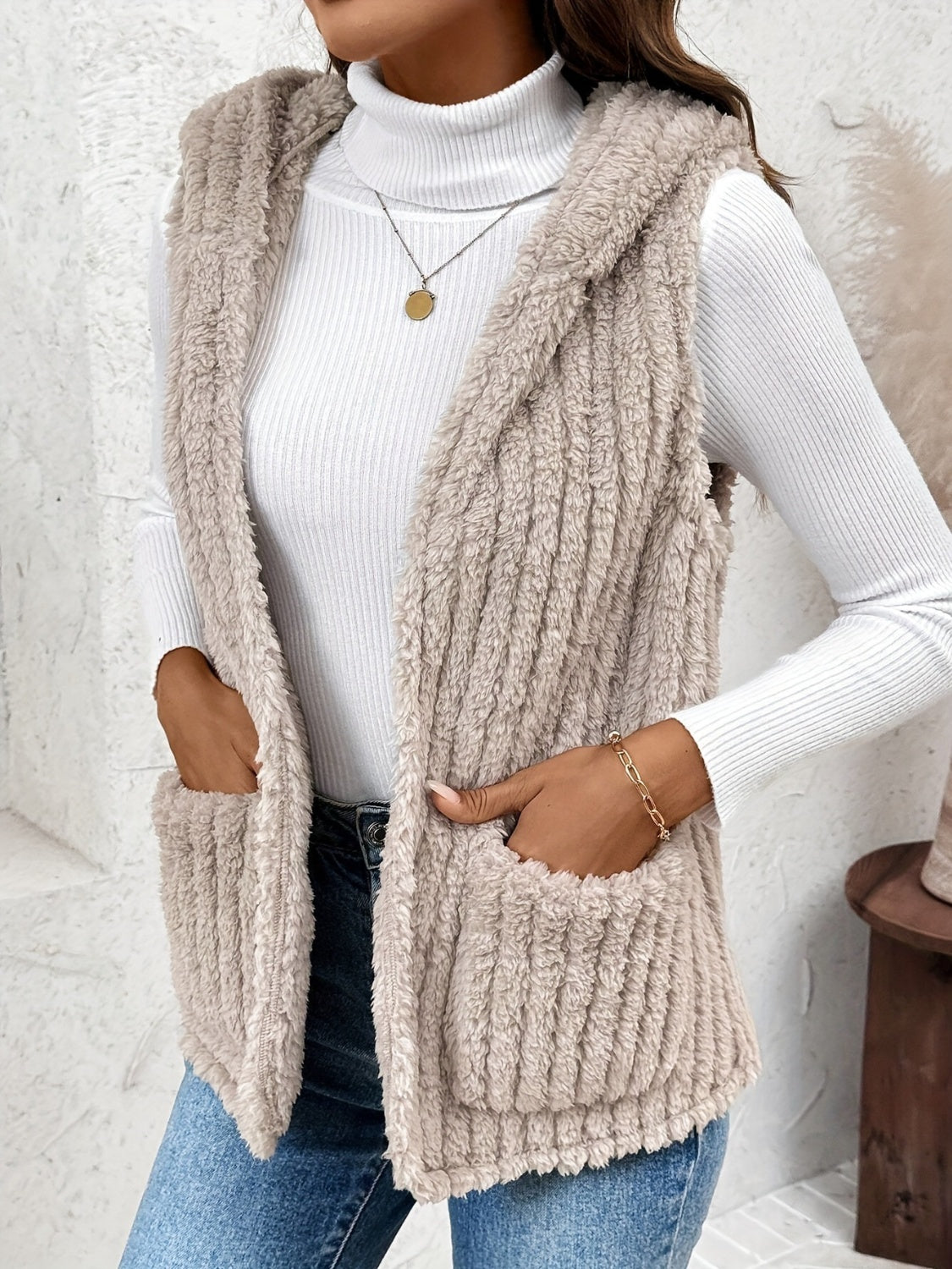 Soft Fuzzy Hooded Vest with Handy Pockets - A Fashionable and Functional Outerwear Piece