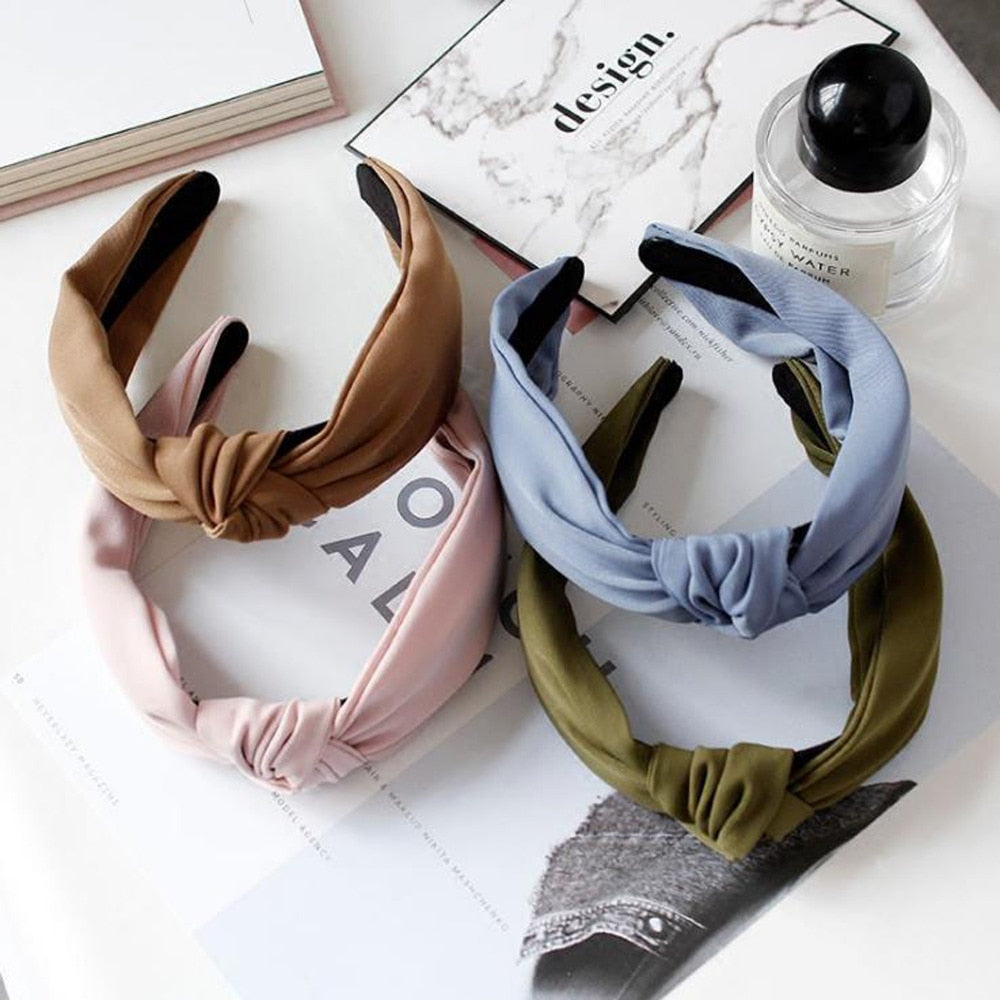 Stylish Women's Solid Polyester Hairband - Classic Hair Accessory for Girls