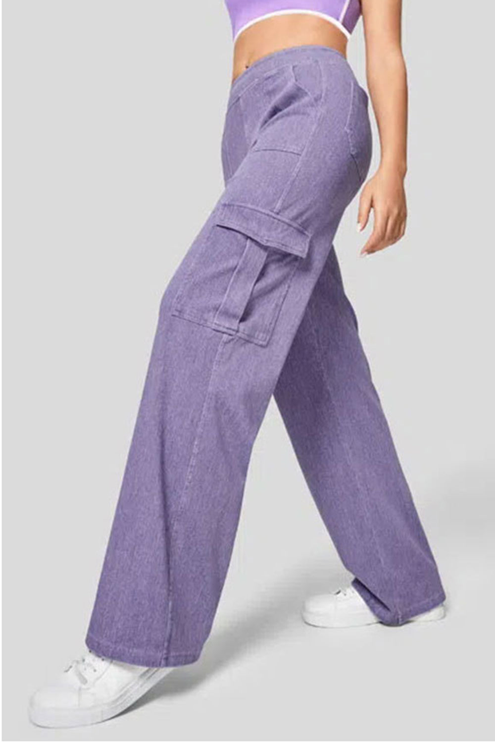 Fashionable High-Waisted Straight-Leg Cargo Style Jeans for Trendy Wear