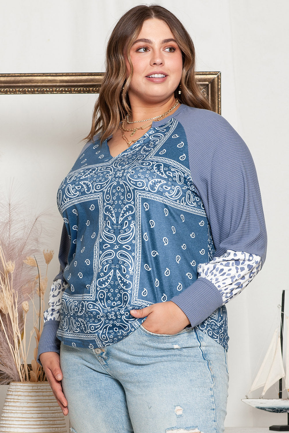 Plus Size Fashionable V-Neck Printed Raglan Sleeve Casual Blouse for Women