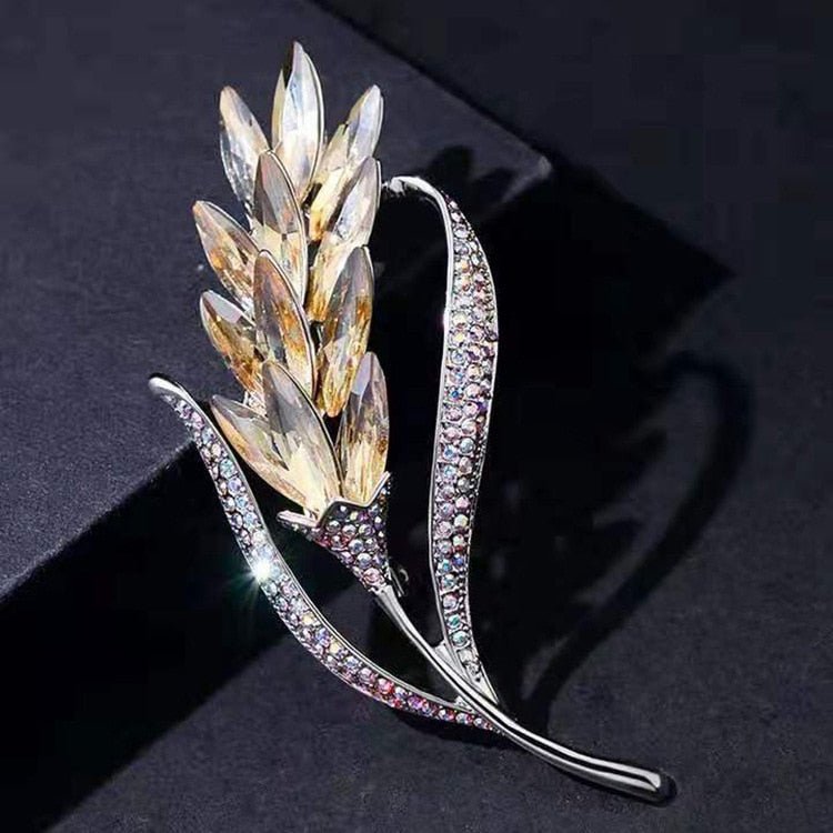 Exquisite Alloy Crystal Women's Animal-Shaped Brooch by Xingyunday