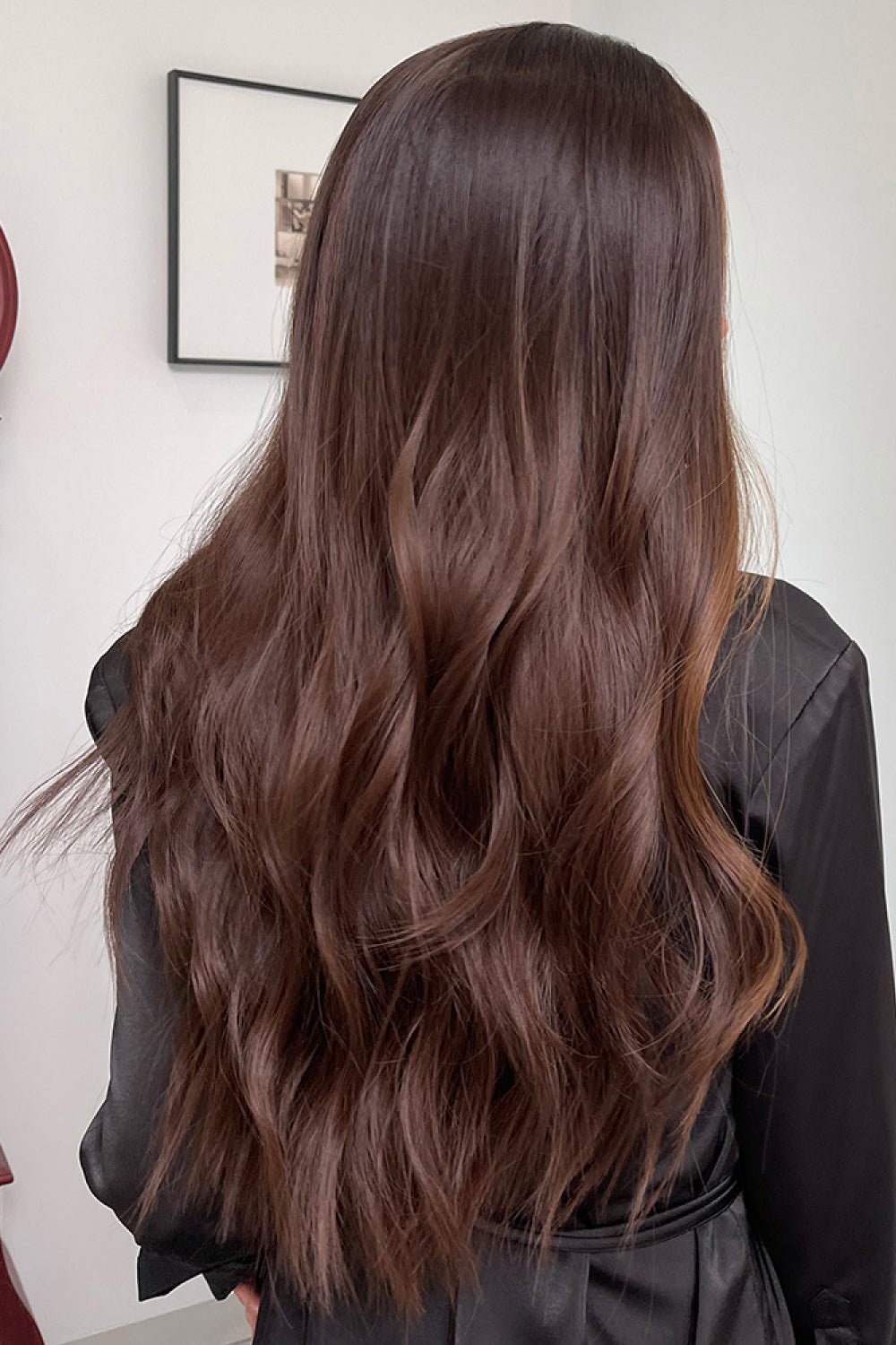 26-Inch Full Machine-Made Long Wave Synthetic Wigs with Heat-Safe Feature