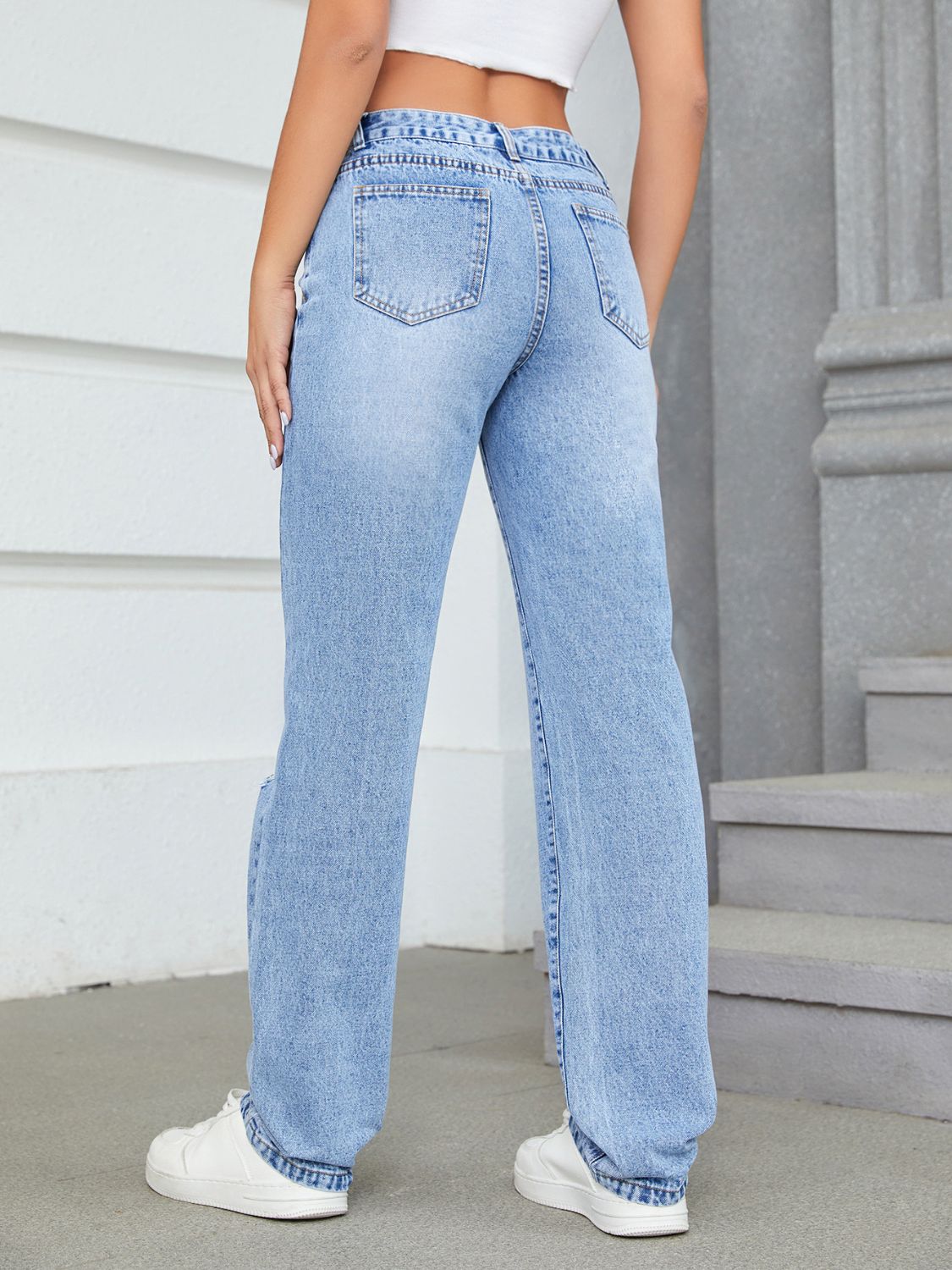 Stylish Slightly Stretchy Distressed Jeans with Functional Pockets