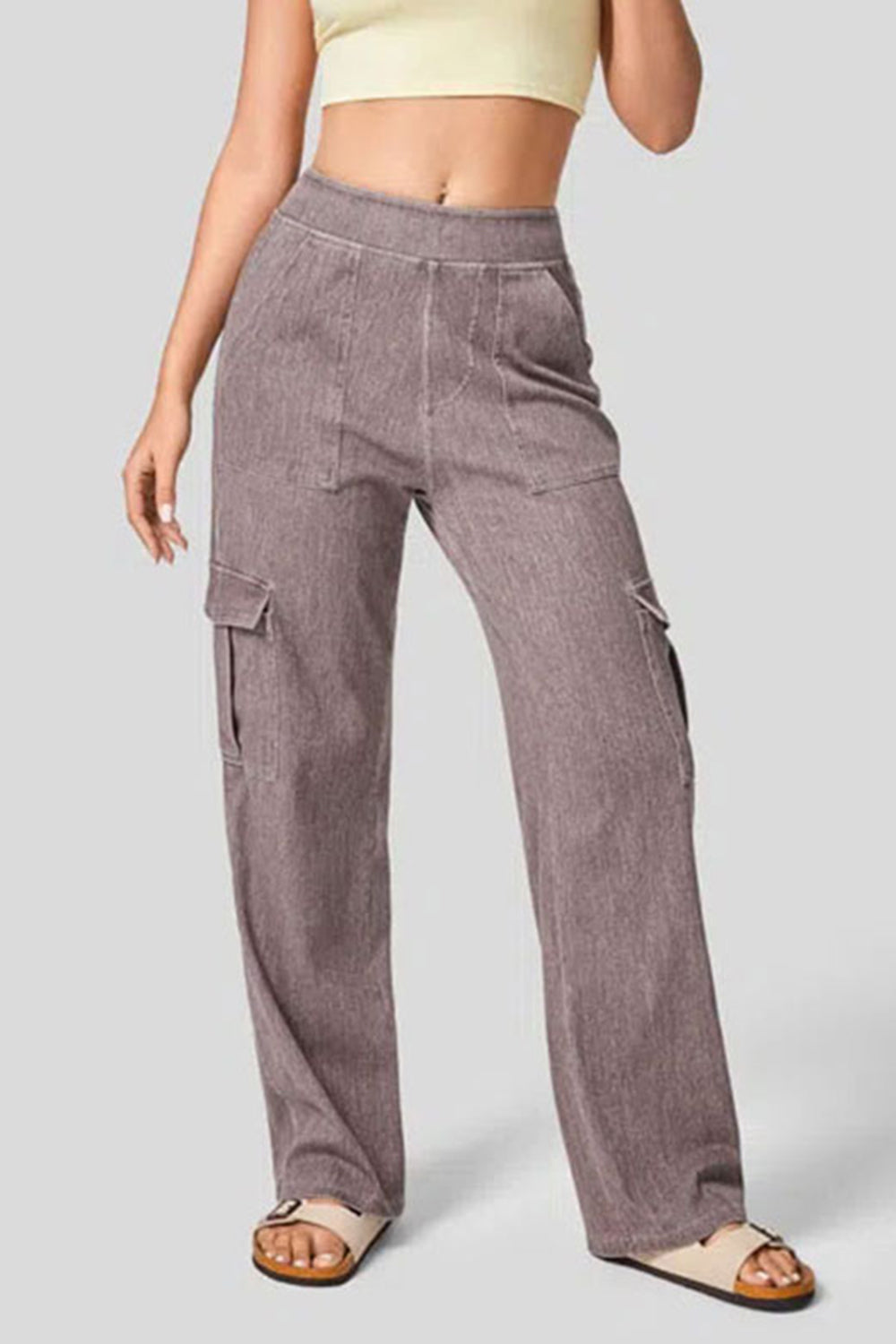Fashionable High-Waisted Straight-Leg Cargo Style Jeans for Trendy Wear