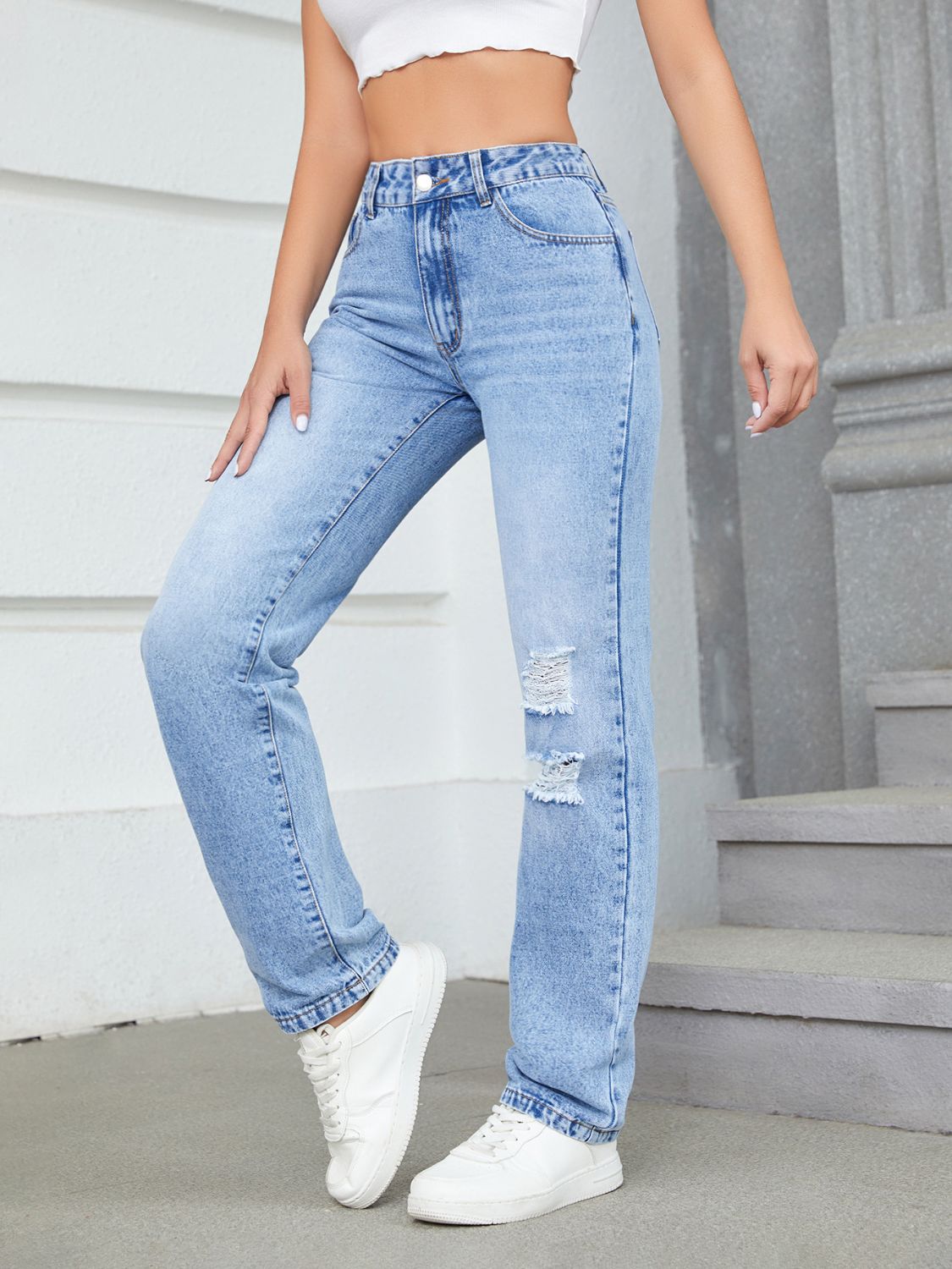 Stylish Slightly Stretchy Distressed Jeans with Functional Pockets