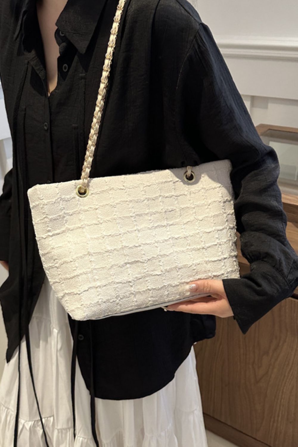 Imported Medium-sized Polyester Tote Bag with Chain Texture