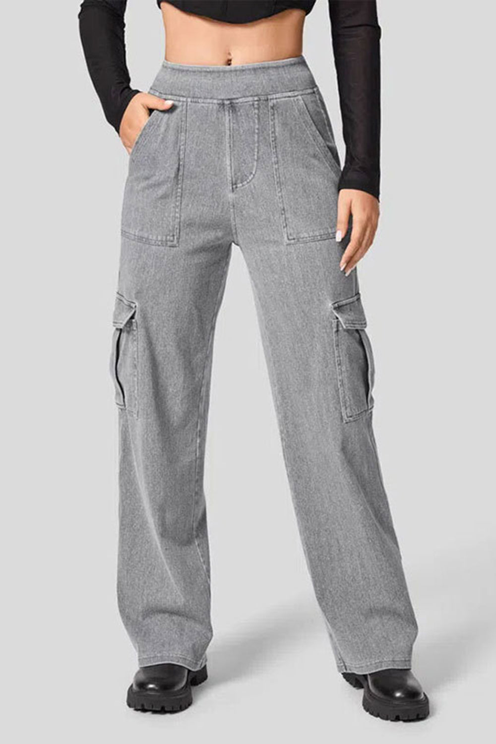 Fashionable High-Waisted Straight-Leg Cargo Style Jeans for Trendy Wear