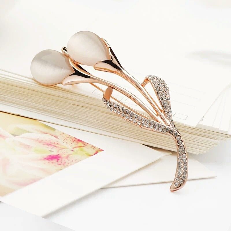 Exquisite Alloy Crystal Women's Animal-Shaped Brooch by Xingyunday