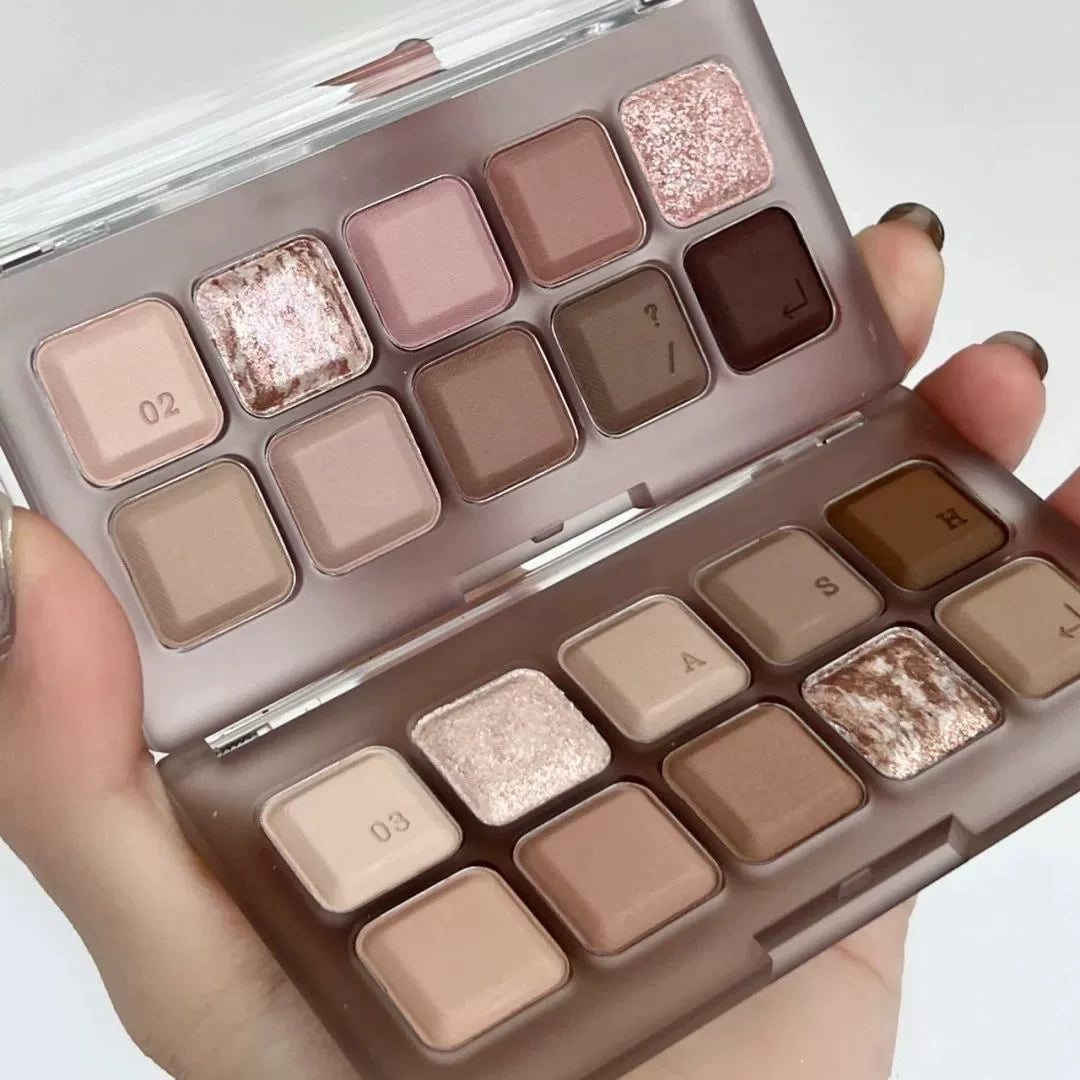Top-Selling and Popular Eye Shadow Palette - Anti-Swelling, Smear-Proof, Waterproof Makeup with Smoked, Shimmering, Shiny Crystal and Matte Powders, Portable Design