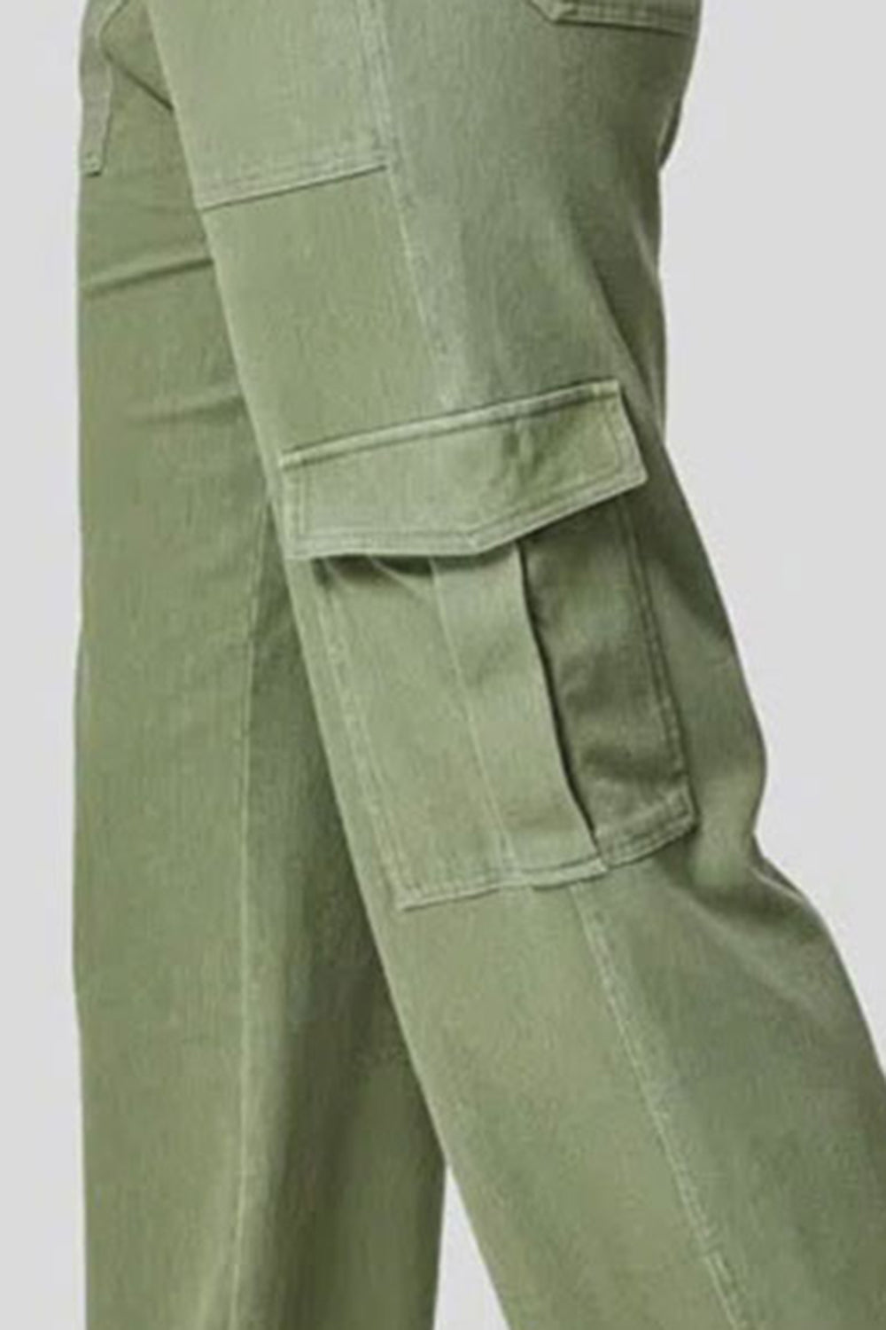 Fashionable High-Waisted Straight-Leg Cargo Style Jeans for Trendy Wear