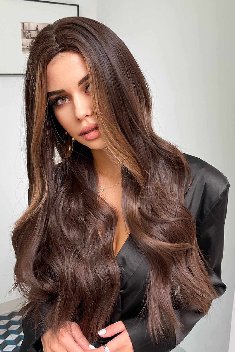 26-Inch Full Machine-Made Long Wave Synthetic Wigs with Heat-Safe Feature