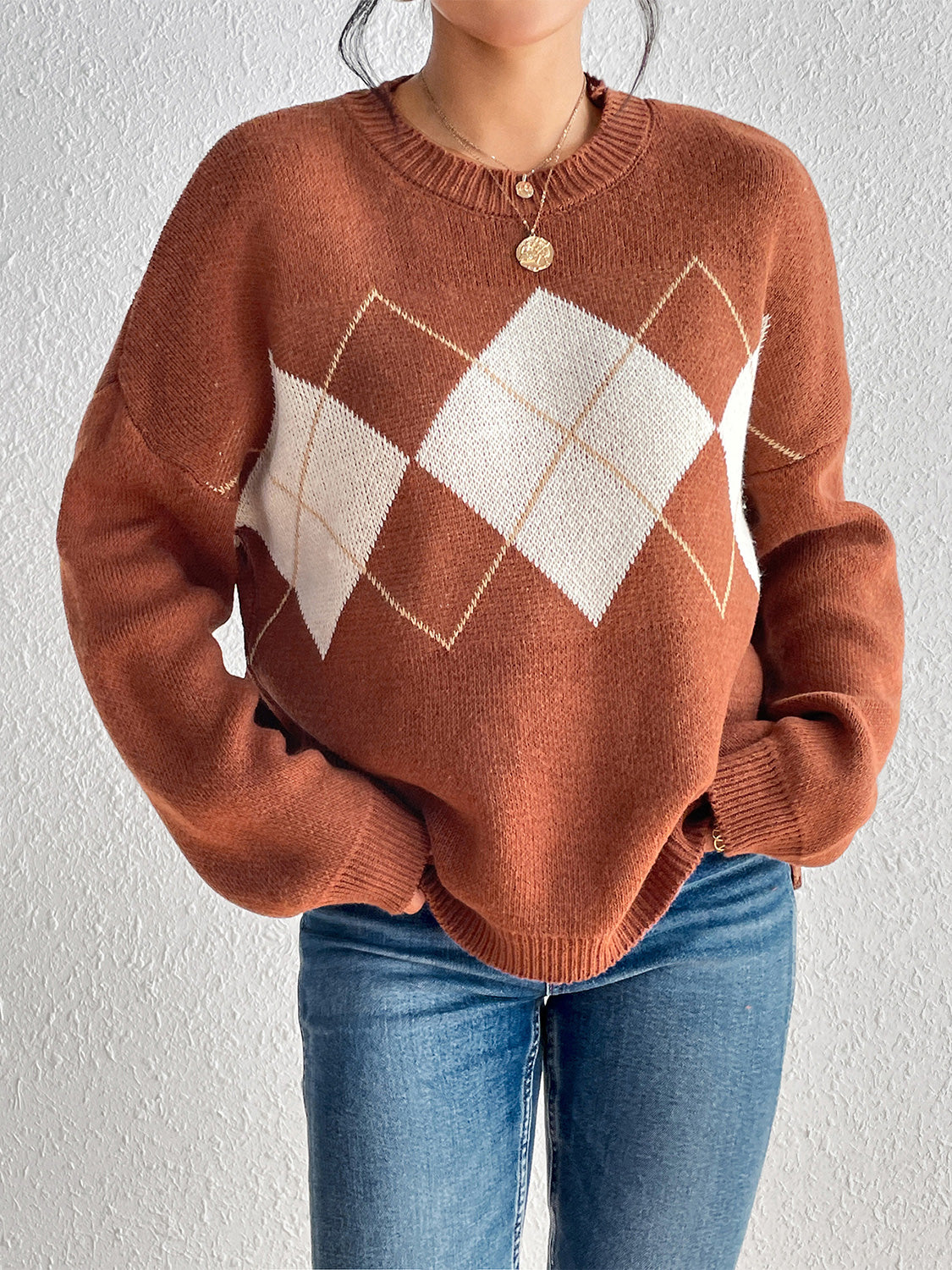 Stylish Geometric Patterned Dropped Shoulder Women's Sweater for Casual Wear