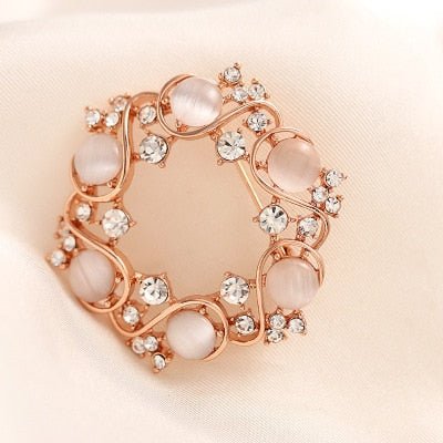 Exquisite Alloy Crystal Women's Animal-Shaped Brooch by Xingyunday