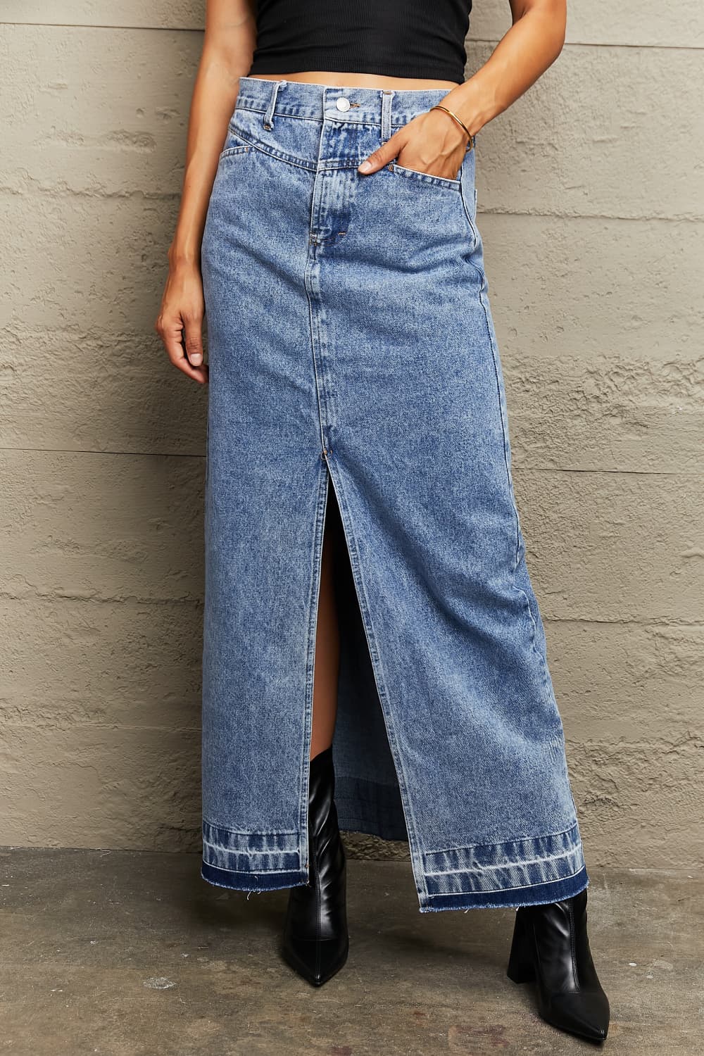 Casual Front-Slit Maxi Denim Skirt Made of 100% Cotton