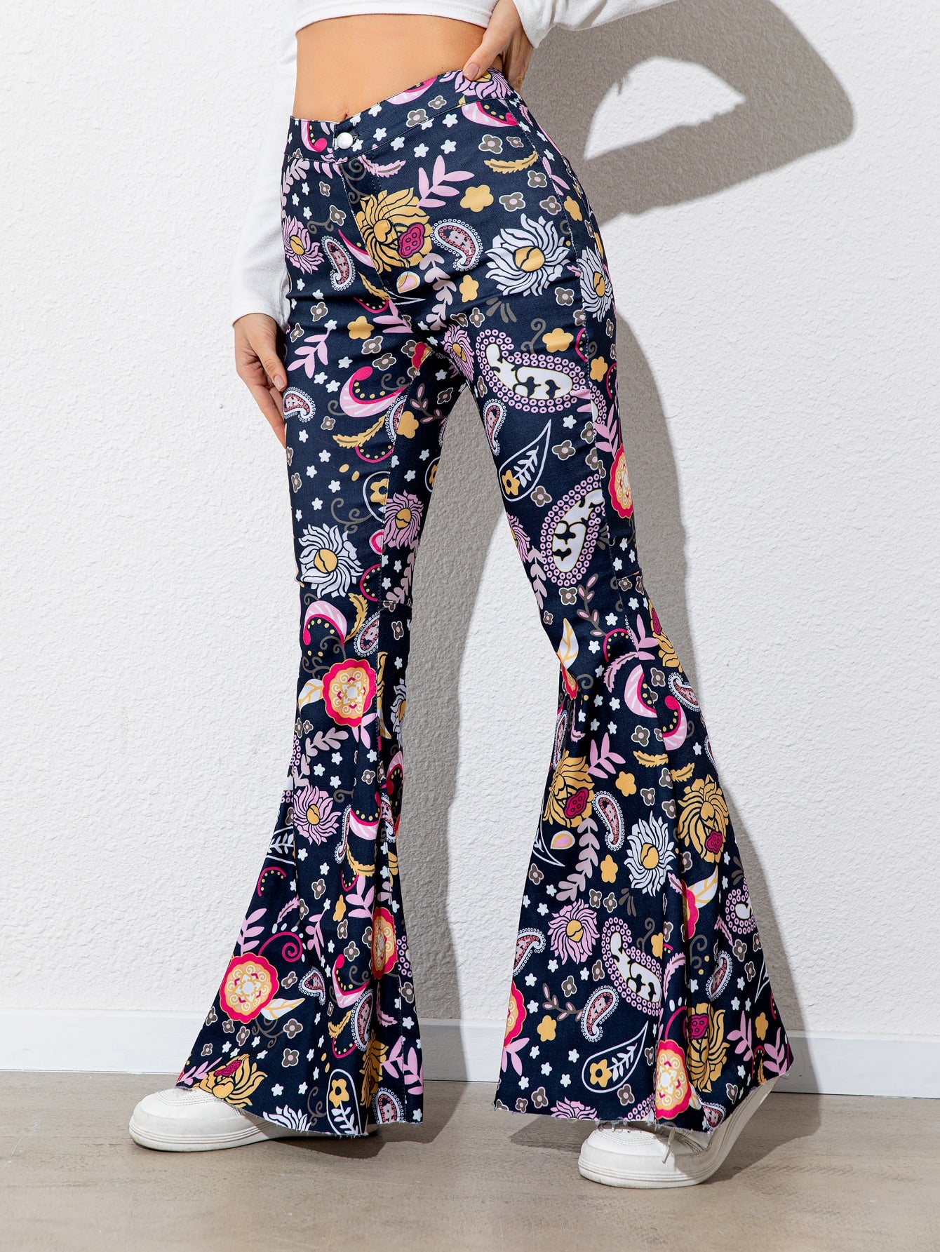 Fashionable Floral Print High-Waisted Flared-Leg Regular-Fit Women's Pants