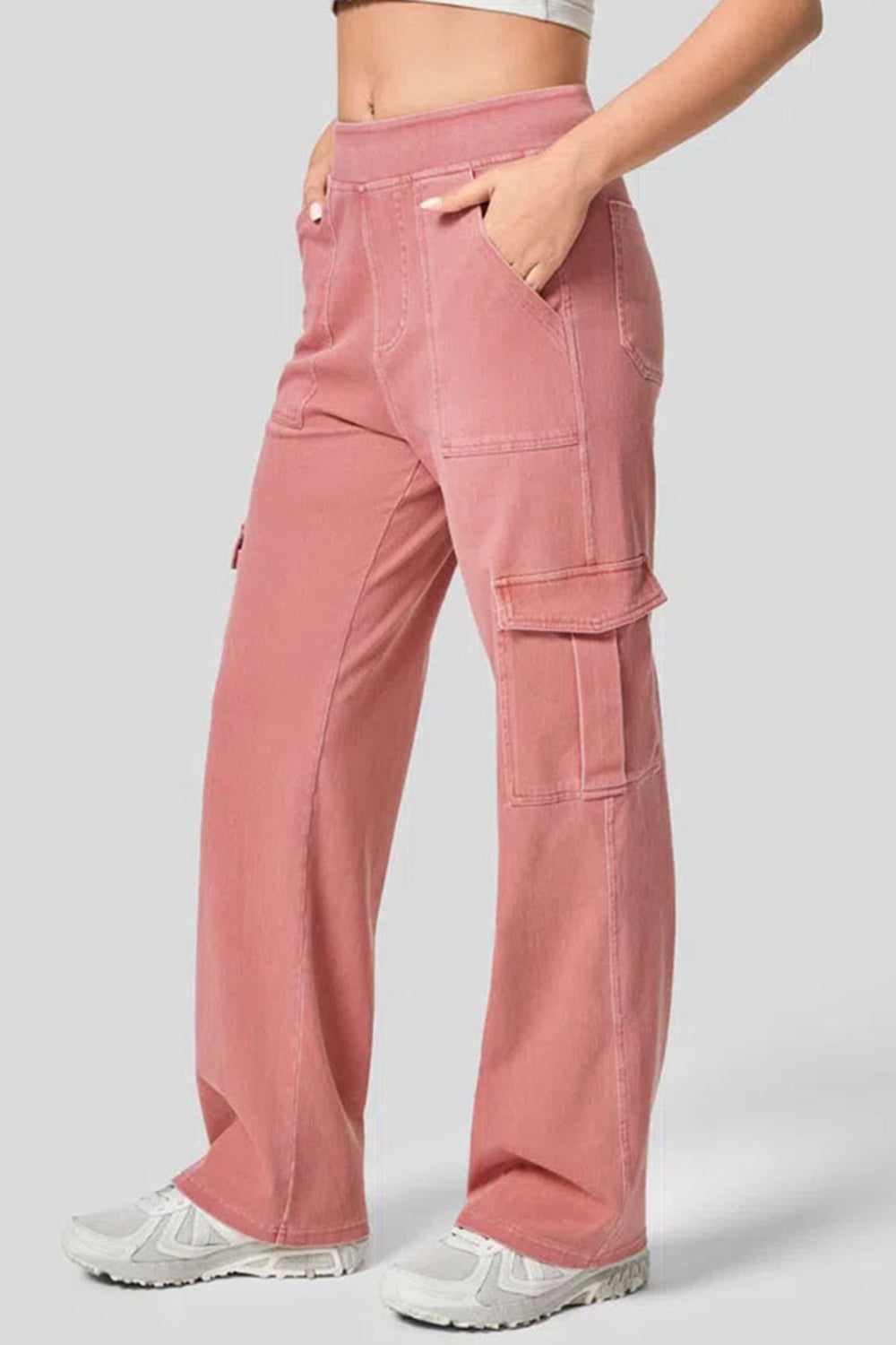 Fashionable High-Waisted Straight-Leg Cargo Style Jeans for Trendy Wear