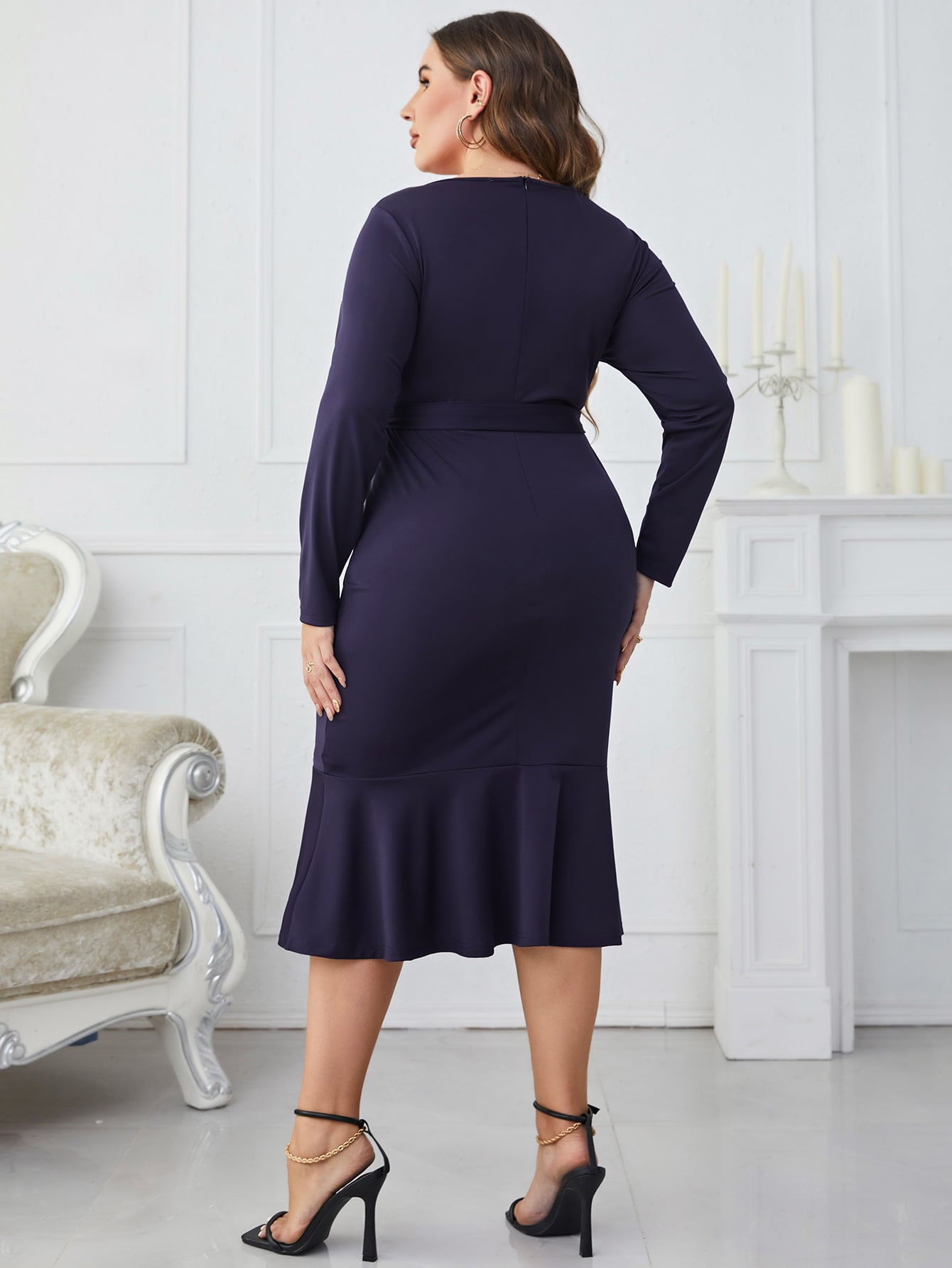 Plus Size Women's Buttoned Round Neck Tie Belt Casual Midi Dress for Everyday Wear