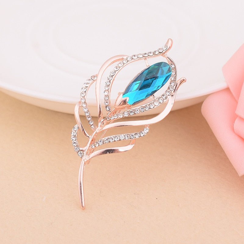 Exquisite Alloy Crystal Women's Animal-Shaped Brooch by Xingyunday