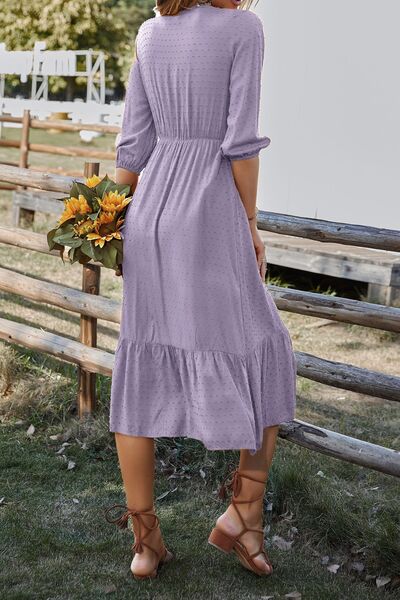 Exquisite Lace Trimmed V-Neck Midi Dress for Elegant Look