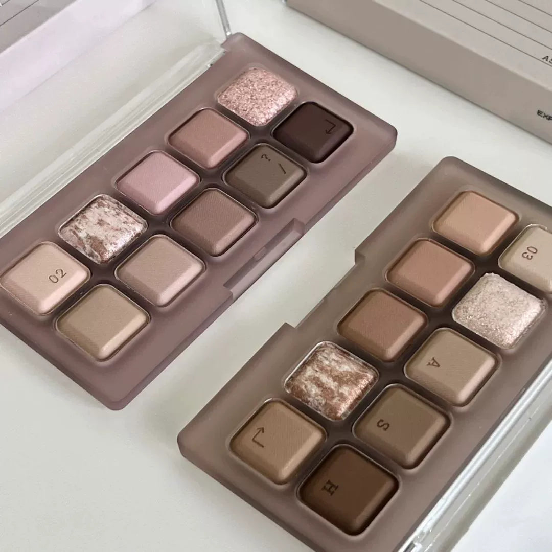 Top-Selling and Popular Eye Shadow Palette - Anti-Swelling, Smear-Proof, Waterproof Makeup with Smoked, Shimmering, Shiny Crystal and Matte Powders, Portable Design