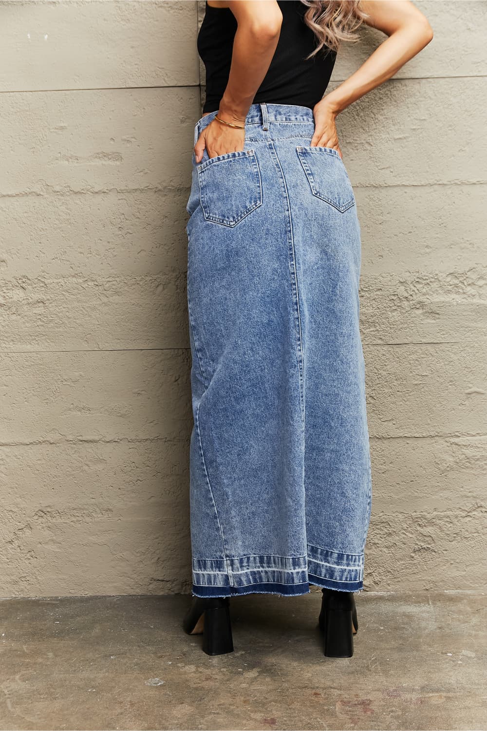 Casual Front-Slit Maxi Denim Skirt Made of 100% Cotton