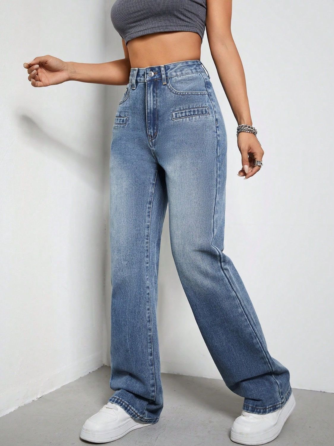 Fashionable High Rise Wide Leg Denim Jeans with Functional Pockets