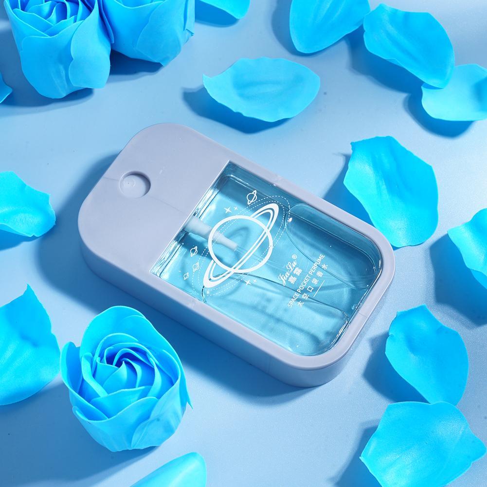 Long - lasting, Light - scented Blue Natural Cologne for a Refreshing Fragrance