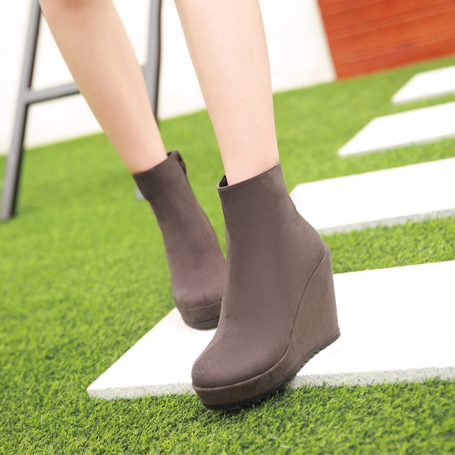 Sianie Tianie Adult Ankle Platform Wedge Heel Round Toed Boots for Winter