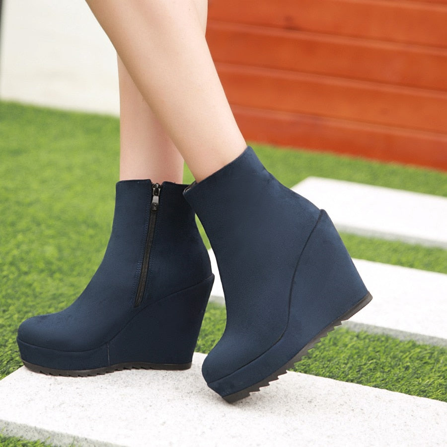 Sianie Tianie Adult Ankle Platform Wedge Heel Round Toed Boots for Winter