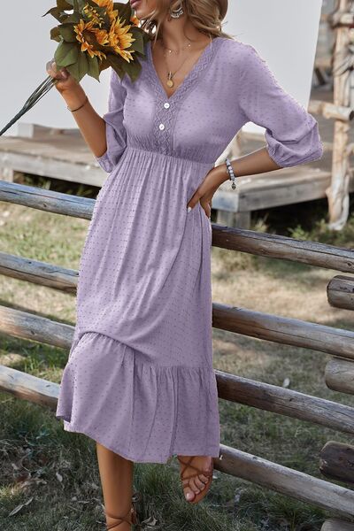 Exquisite Lace Trimmed V-Neck Midi Dress for Elegant Look