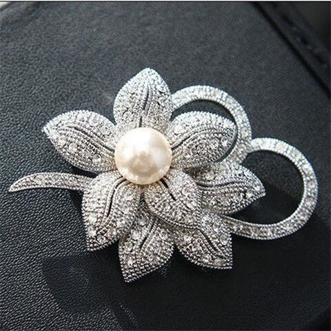 Exquisite Alloy Crystal Women's Animal-Shaped Brooch by Xingyunday