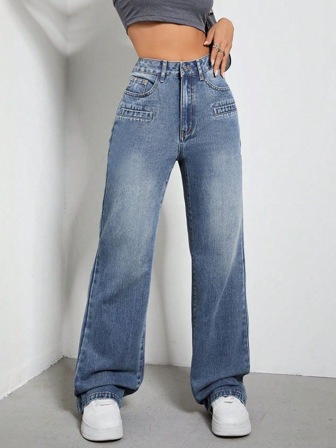 Fashionable High Rise Wide Leg Denim Jeans with Functional Pockets