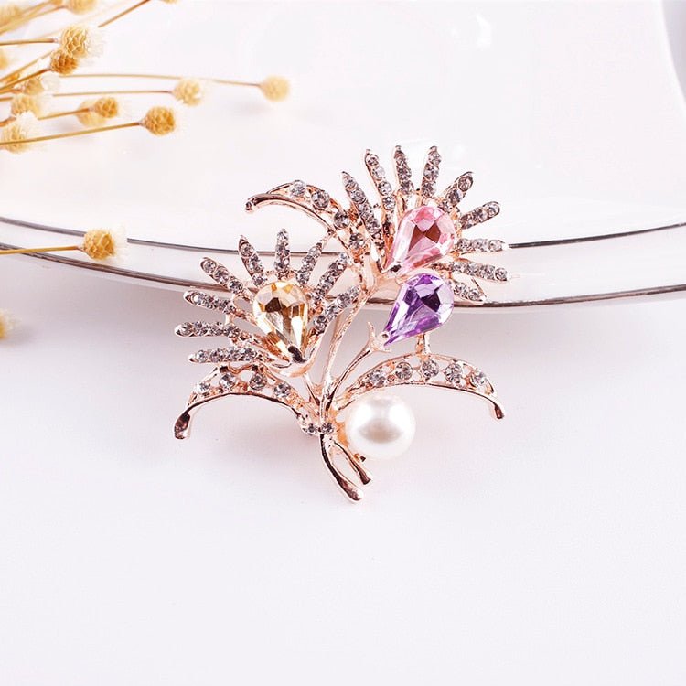 Exquisite Alloy Crystal Women's Animal-Shaped Brooch by Xingyunday