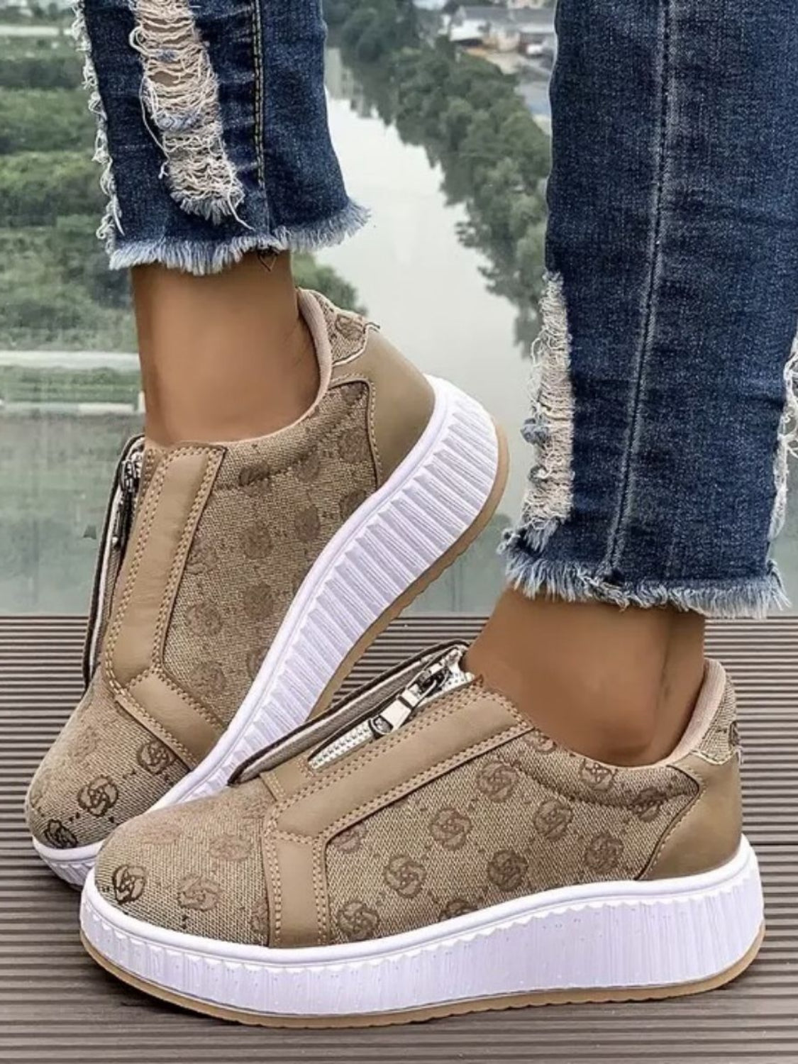 Stylish Floral Design Round Toe Zip-Up Sneakers for Fashionable Wear