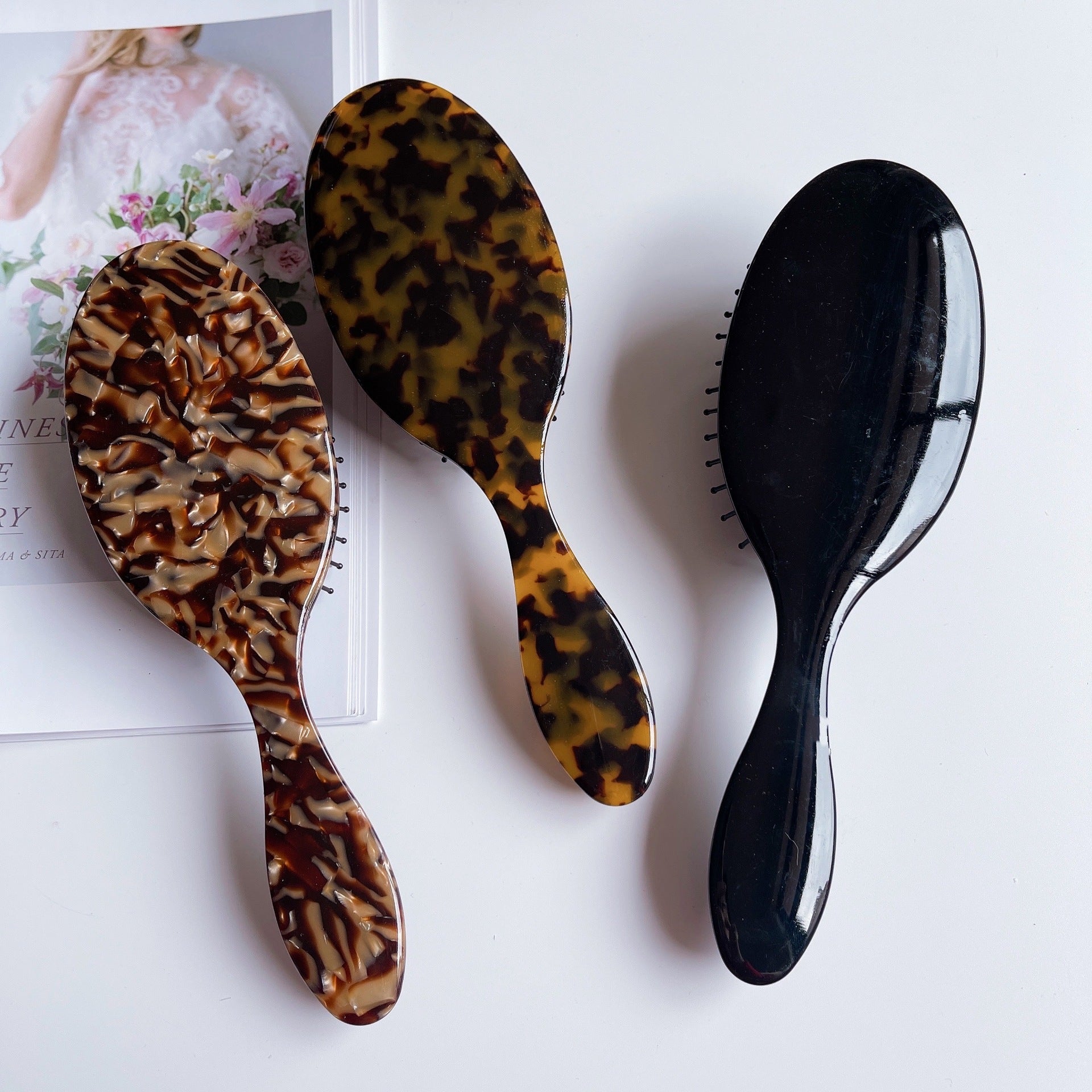 Stylish Fashionable Tourtoise Shell Design Air Cushion Hair Brush for Everyday Use