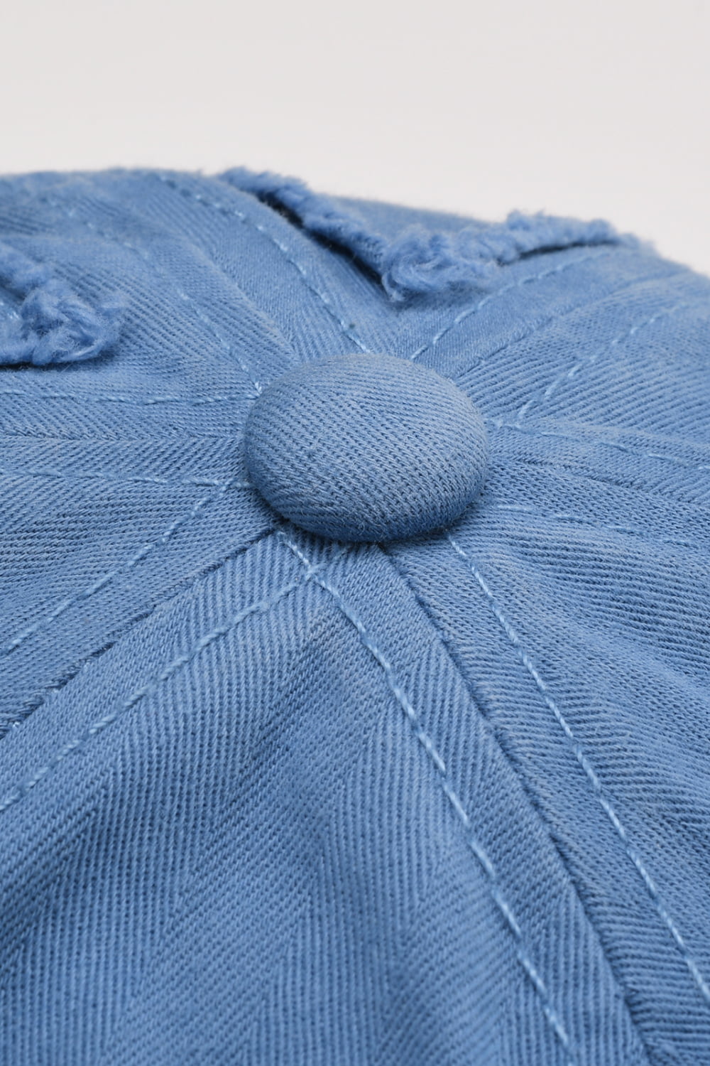 Fashionable Distressed Style Adjustable Cotton Baseball Cap for Everyday Wear