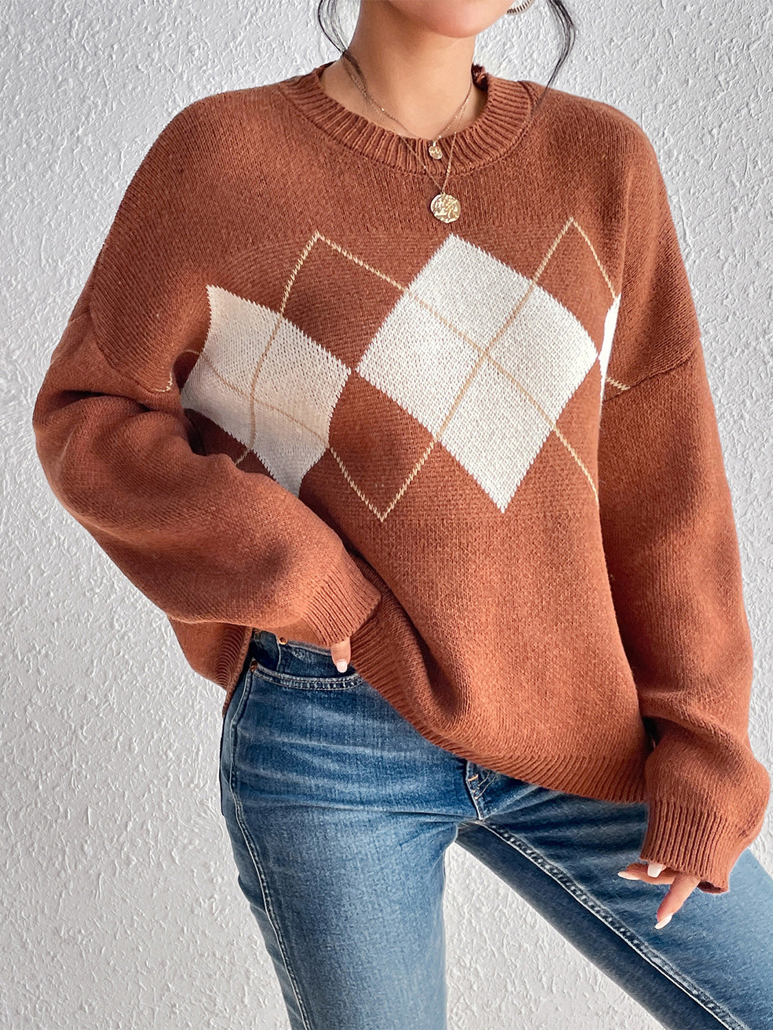Stylish Geometric Patterned Dropped Shoulder Women's Sweater for Casual Wear
