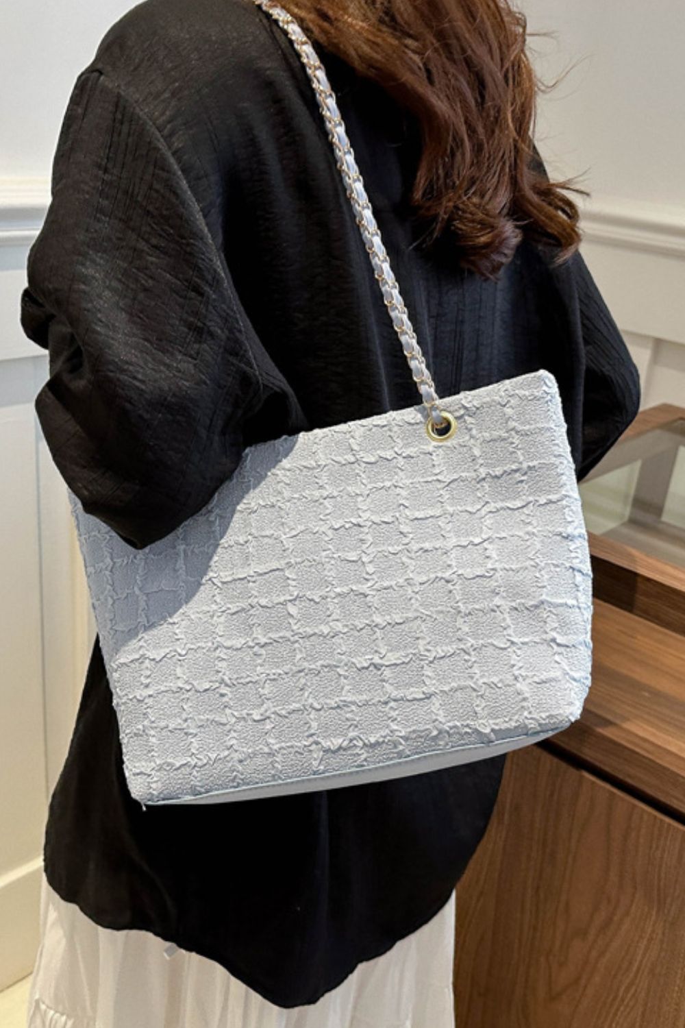 Imported Medium-sized Polyester Tote Bag with Chain Texture