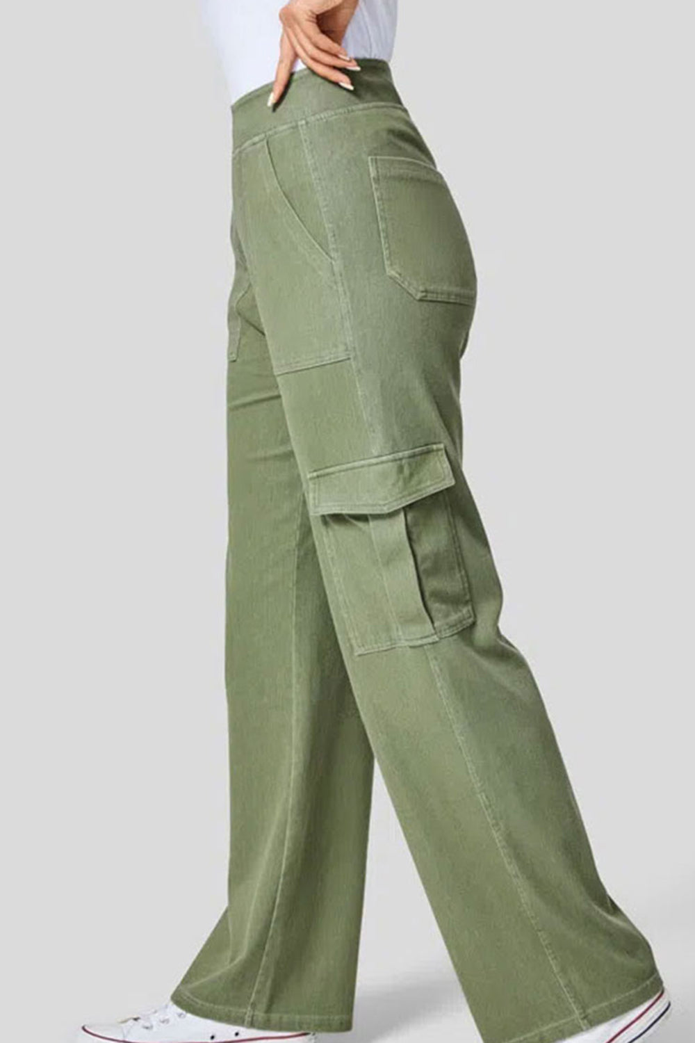 Fashionable High-Waisted Straight-Leg Cargo Style Jeans for Trendy Wear