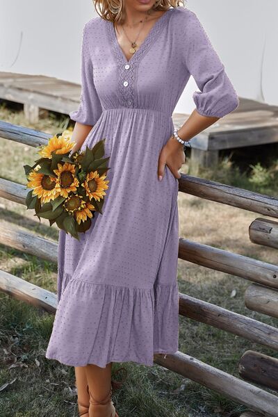 Exquisite Lace Trimmed V-Neck Midi Dress for Elegant Look