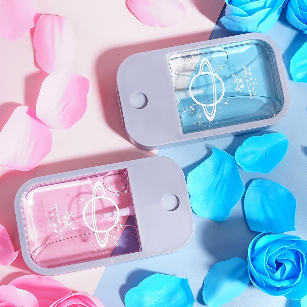 Long - lasting, Light - scented Blue Natural Cologne for a Refreshing Fragrance
