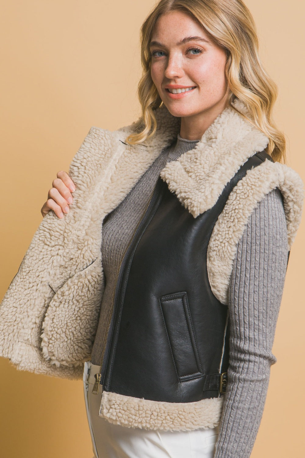 Stylish Love Tree Sherpa Fleece Zip Up Vest with Convenient Pockets for Winter Fashion
