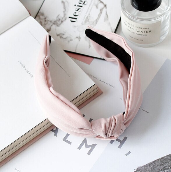 Stylish Women's Solid Polyester Hairband - Classic Hair Accessory for Girls